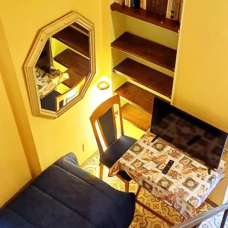 Goldencube * Naples