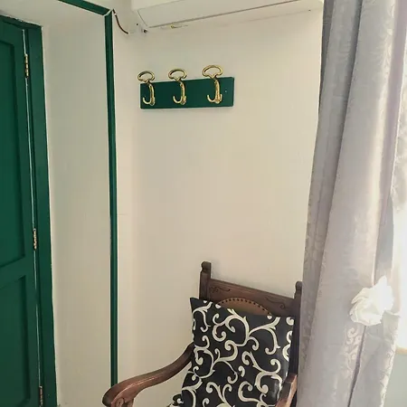 Goldencube Pensjonat Neapol