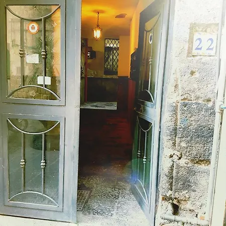 Pensjonat Goldencube Neapol